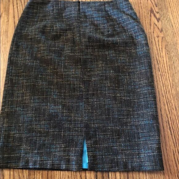 Size 2 Bentley a. Skirt - Picture 3 of 6